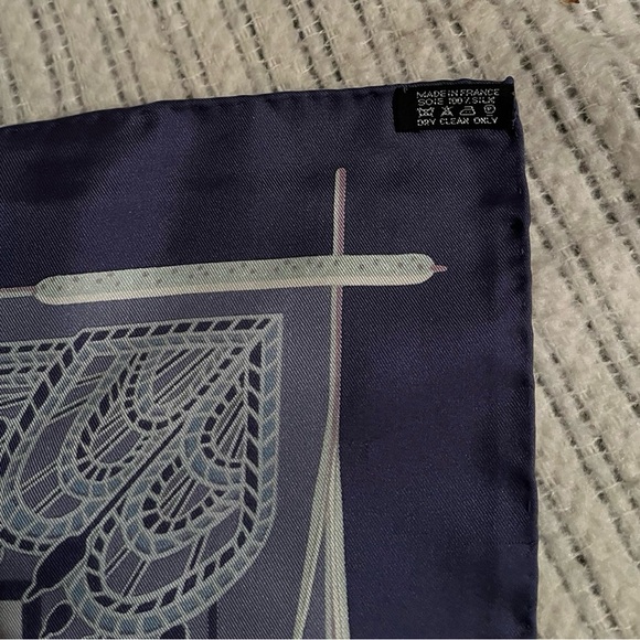 Hermes Navy and Cream Silk Scarf - Picture 5 of 5